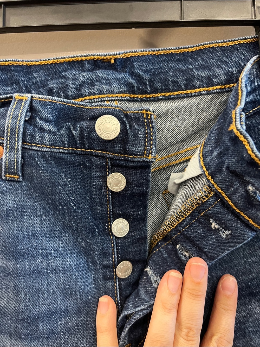 Classic Levi’s 501 Straight Leg Jeans in Medium Blue Denim - Picture 8 of 11